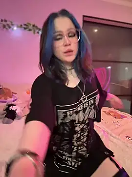 Snapshot of MaddisonHaas chatting on 02.04.25 MaddisonHaas online show from 02.04.25