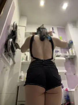 Snapshot of MaddisonHaas chatting on 02.11.25 MaddisonHaas online show from 02.11.25