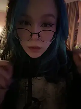 Snapshot of MaddisonHaas chatting on 02.18.25 MaddisonHaas online show from 02.18.25