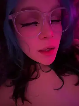 Snapshot of MaddisonHaas chatting on 03.21.25 MaddisonHaas online show from 03.21.25