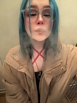 Snapshot of MaddisonHaas chatting on 11.27.25 MaddisonHaas online show from 11.27.25