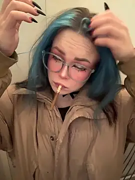 Snapshot of MaddisonHaas chatting on 12.05.25 MaddisonHaas online show from 12.05.25