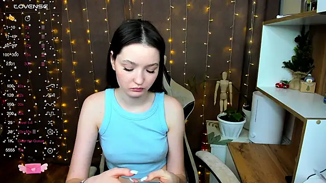 Snapshot of Fairyy_Moon chatting on 01.07.25 Fairyy Moon online show from 01.07.25