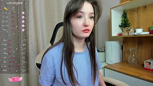 Snapshot of Fairyy_Moon chatting on 02.01.25 Fairyy Moon online show from 02.01.25