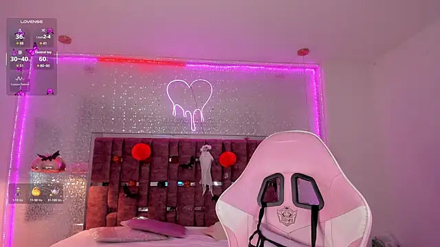 KylieVictoria online show from 10.29.25