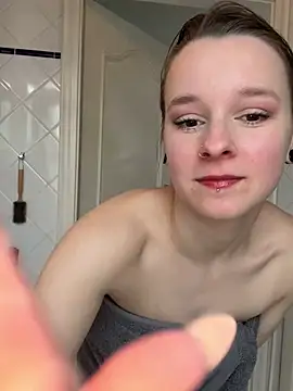 Snapshot of Izzy_Inked chatting on 03.16.25 Izzy Inked online show from 03.16.25