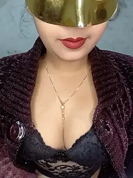 Shanaya Hotty online show from 12.17.24