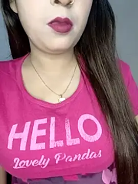 Shanaya Hotty online show from 11.26.25