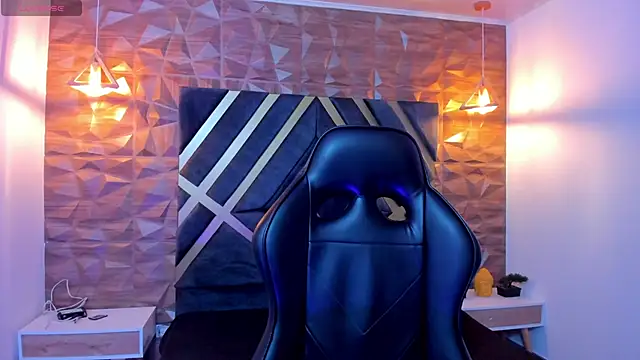 Alahia Dangelo online show from 10.11.25