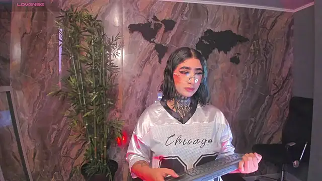 Alahia Dangelo online show from 04.25.26