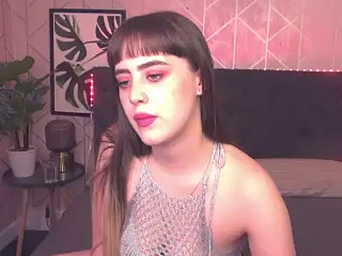 Snapshot of ValentinaBouxBabestation chatting on 12.16.24 ValentinaBouxBabestation online show from 12.16.24