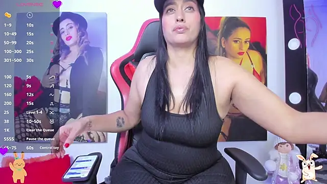 Snapshot of vaiolet_triana chatting on 02.27.25 vaiolet triana online show from 02.27.25