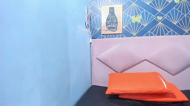 Snapshot of Zaray__ chatting on 10.09.25 Zaray online show from 10.09.25