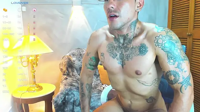 Snapshot of Dylanstonne chatting on 01.16.25 Dylanstonne online show from 01.16.25