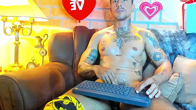 Snapshot of Dylanstonne chatting on 02.15.25 Dylanstonne online show from 02.15.25