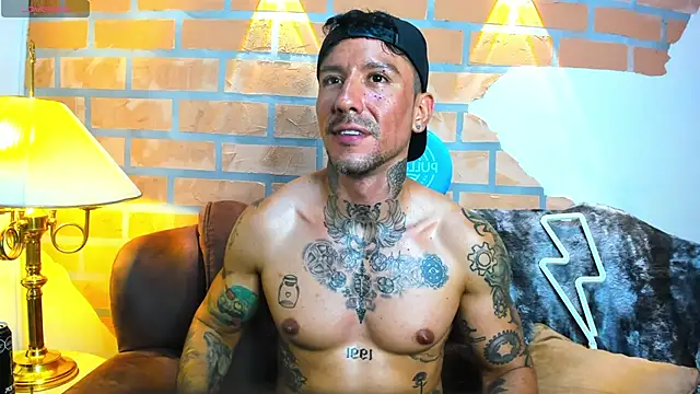 Snapshot of Dylanstonne chatting on 03.13.25 Dylanstonne online show from 03.13.25