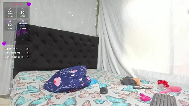 emi henao online show from 02.14.25