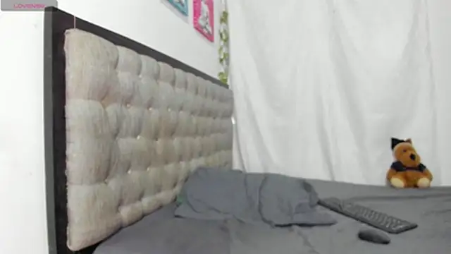 emi henao online show from 02.20.26