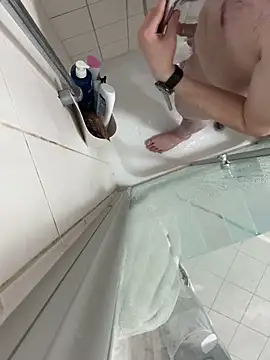 Snapshot of kareem0010 chatting on 02.11.25 kareem0010 online show from 02.11.25