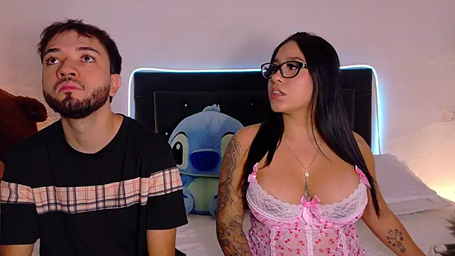 Snapshot of LeagueOfLovers chatting on 03.10.26 LeagueOfLovers online show from 03.10.26