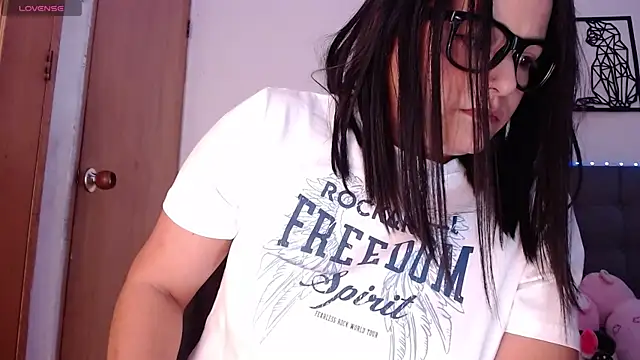 Snapshot of maraa_lee chatting on 02.10.25 maraa lee online show from 02.10.25