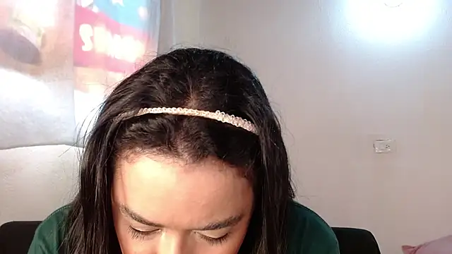 Snapshot of maraa_lee chatting on 10.21.25 maraa lee online show from 10.21.25