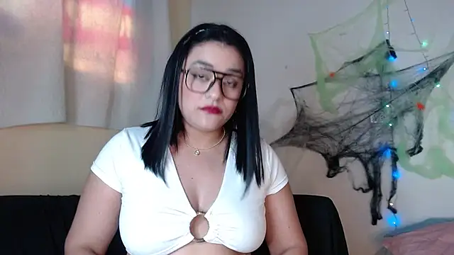 Snapshot of maraa_lee chatting on 10.25.25 maraa lee online show from 10.25.25