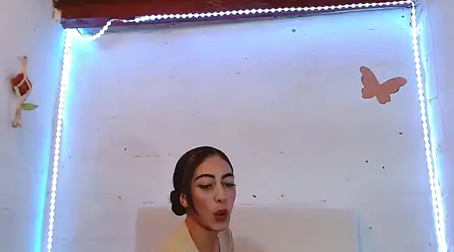 Snapshot of kendall-storm chatting on 03.20.25 kendall-storm online show from 03.20.25