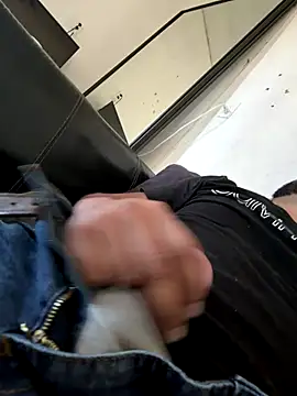 Snapshot of joselo8888 chatting on 11.02.25 joselo8888 online show from 11.02.25