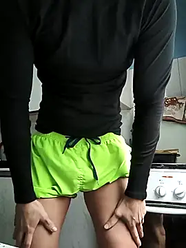 Snapshot of petibacsi96 chatting on 12.02.24 petibacsi96 online show from 12.02.24