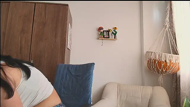 Snapshot of Vioolletta chatting on 06.24.26 Vioolletta online show from 06.24.26
