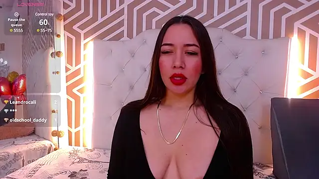 Snapshot of SashaDurante chatting on 02.24.25 SashaDurante online show from 02.24.25