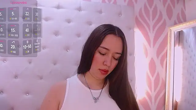 Snapshot of SashaDurante chatting on 03.08.25 SashaDurante online show from 03.08.25