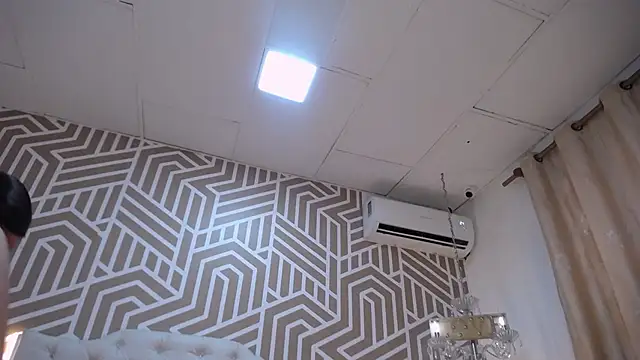 Snapshot of SashaDurante chatting on 09.11.25 SashaDurante online show from 09.11.25