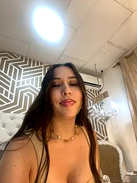 Snapshot of SashaDurante chatting on 11.27.25 SashaDurante online show from 11.27.25