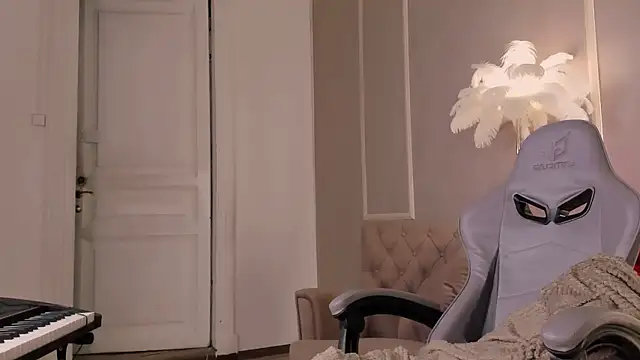 Snapshot of Alisia_Mars chatting on 02.11.25 Alisia Mars online show from 02.11.25