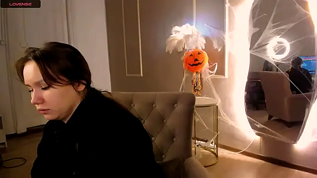 Snapshot of Alisia_Mars chatting on 10.15.25 Alisia Mars online show from 10.15.25