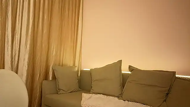 Snapshot of Alisia_Mars chatting on 11.13.25 Alisia Mars online show from 11.13.25