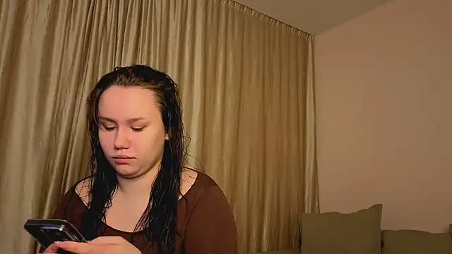 Snapshot of Alisia_Mars chatting on 11.15.25 Alisia Mars online show from 11.15.25