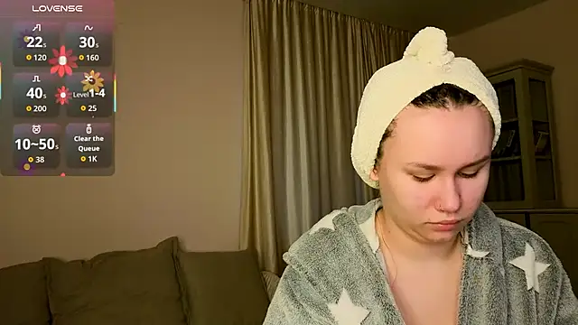 Snapshot of Alisia_Mars chatting on 11.18.25 Alisia Mars online show from 11.18.25