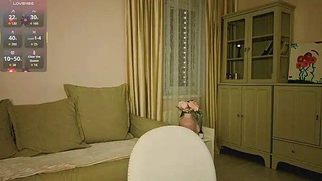 Snapshot of Alisia_Mars chatting on 11.23.25 Alisia Mars online show from 11.23.25