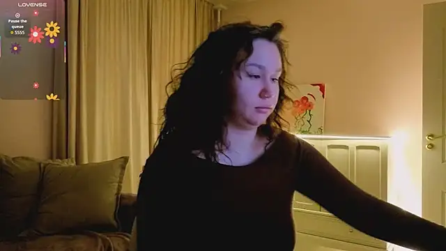 Snapshot of Alisia_Mars chatting on 11.27.25 Alisia Mars online show from 11.27.25