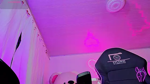 Laylafoxy tay online show from 09.20.25