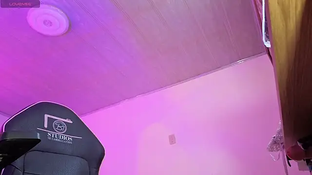 Laylafoxy tay online show from 10.15.25