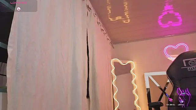 Laylafoxy tay online show from 11.09.25