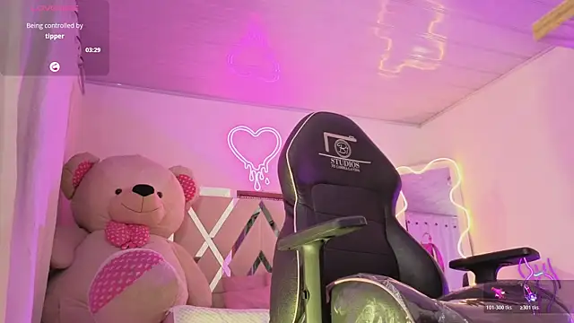 Laylafoxy tay online show from 12.16.25