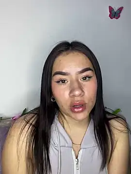 Snapshot of Im_Valen_Cute chatting on 12.19.24 Im Valen Cute online show from 12.19.24