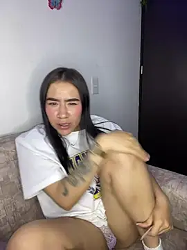 Snapshot of Im_Valen_Cute chatting on 12.26.24 Im Valen Cute online show from 12.26.24