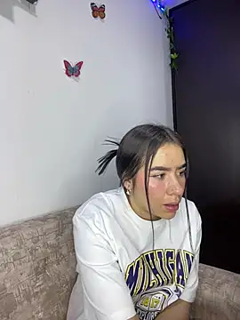 Snapshot of Im_Valen_Cute chatting on 12.27.24 Im Valen Cute online show from 12.27.24