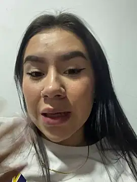 Snapshot of Im_Valen_Cute chatting on 01.04.25 Im Valen Cute online show from 01.04.25